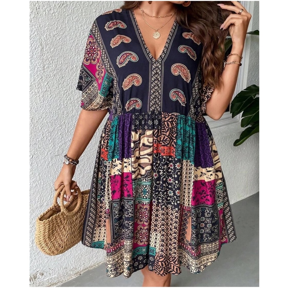 Plus Paisley Floral Print v neck Mini Dress - Picture 1 of 11